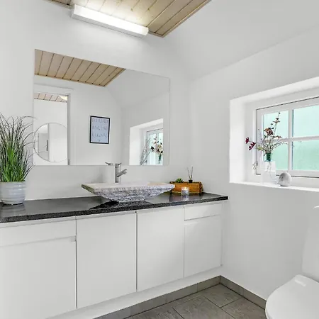 펜션 7 Bedroom Awesome In Ulfborg