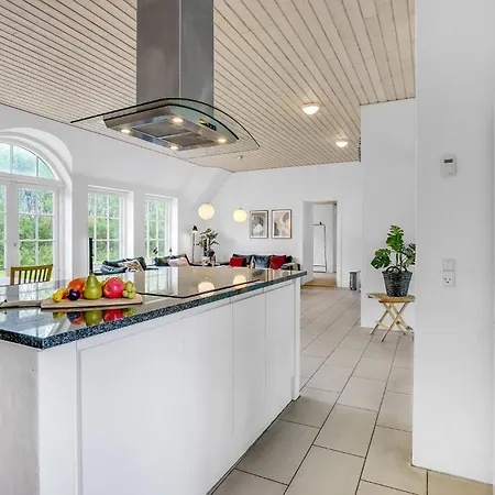 7 Bedroom Awesome In *