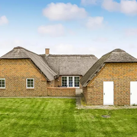 7 Bedroom Awesome In Holiday home *