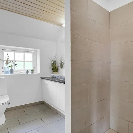 7 Bedroom Awesome In *