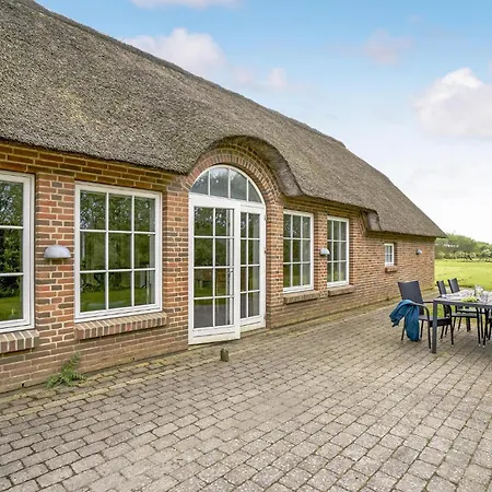 펜션 7 Bedroom Awesome In *